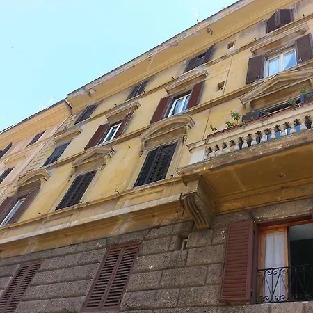 Tatil Evi Giallo Vaticano *